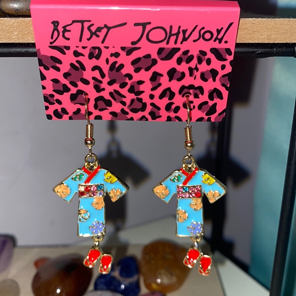 Betsey Johnson kimono earrings